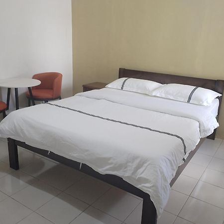 Airport Sky Economy Inn Нанди Экстерьер фото